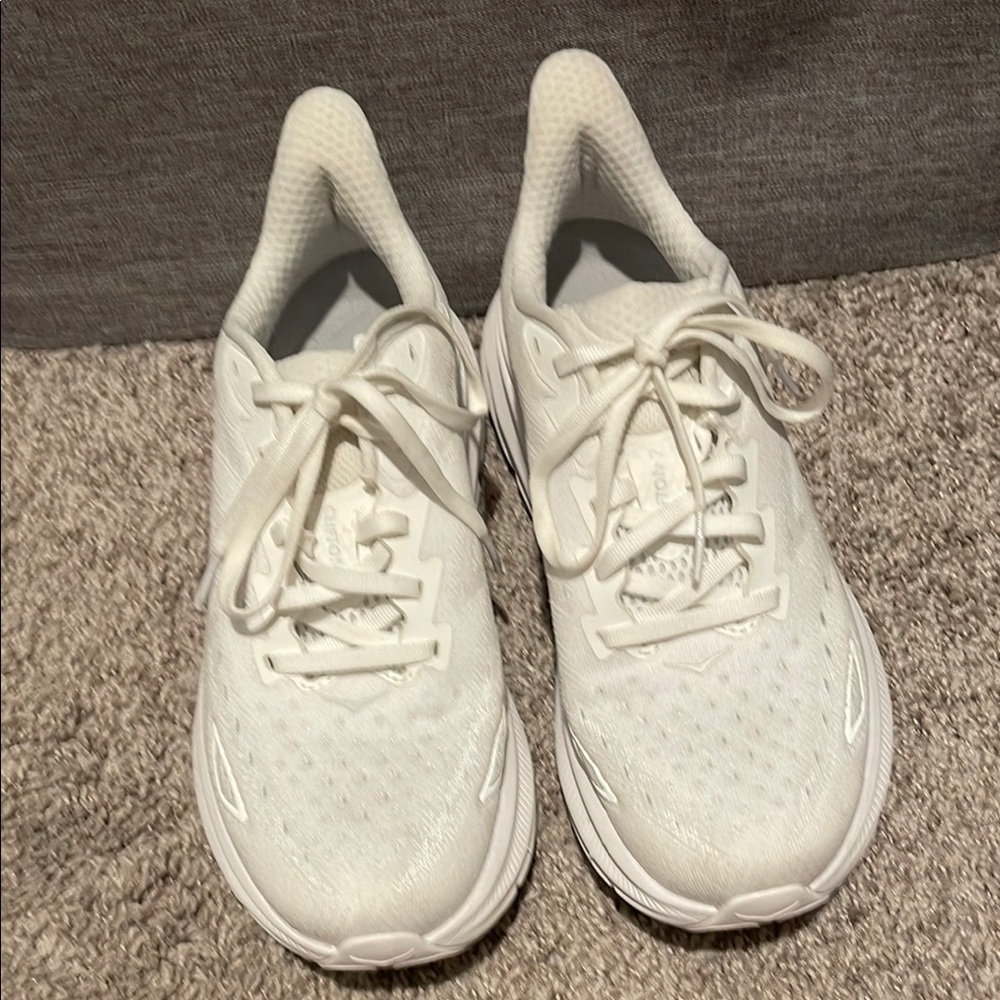 Hoka Clifton 9 white